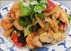 54. Riesengarnelen mit speziellem chinesischen Gemüse 4) B) C) F)